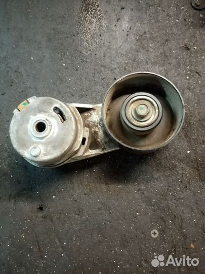 Натяжной ролик opel