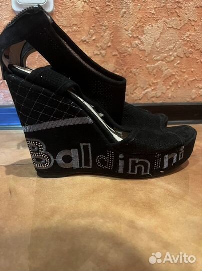 Босоножки новые Baldinini