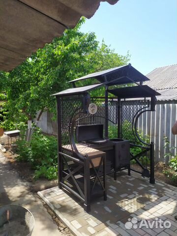 Мангал с крышей