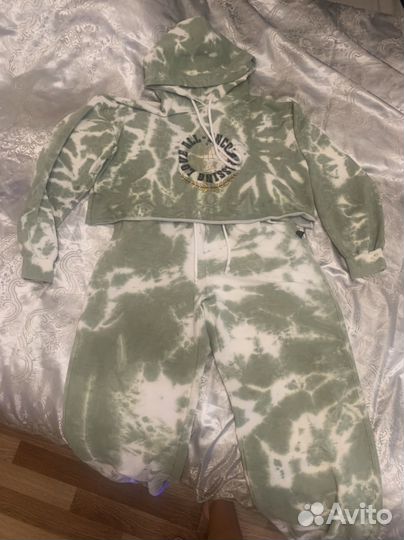 Спортивный костюм