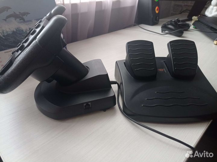 Игровой руль с педалями для пк trust GST 570