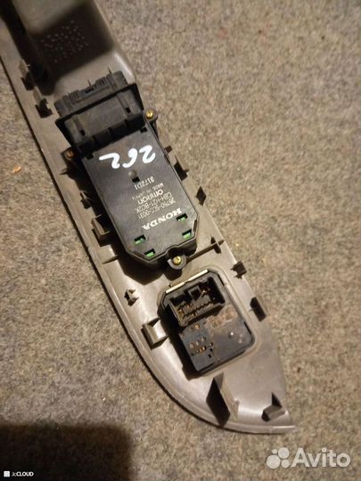 Блок упр. стеклоподьемниками на honda mobilio GB1