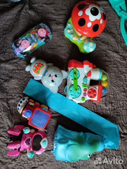 Куча разных игрушек