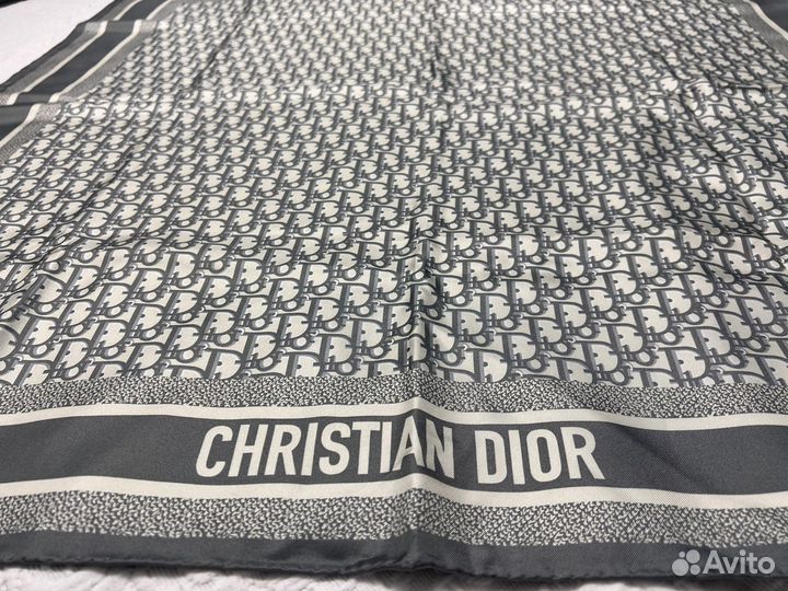 Шелковый платок Christian Dior