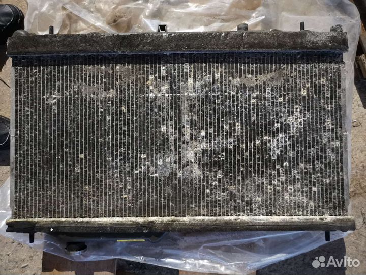 Радиатор охлаждения двигателя Subaru Impreza WRX