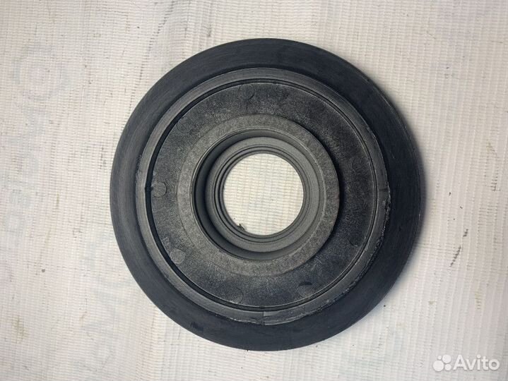 Каток стеклопластик на 205 подшипн. (снегоход Бура