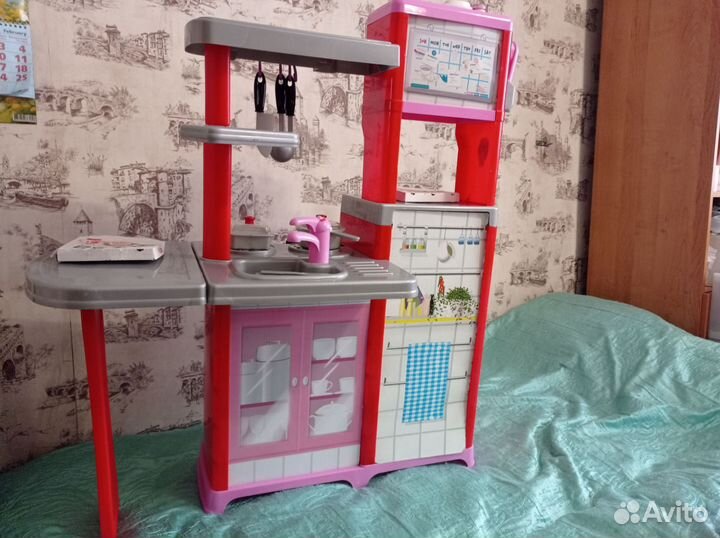 Детская игровая кухня с посудкой, едой и техникой