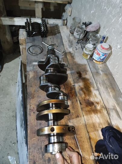 Коленвал на мерседес 5.5 амг