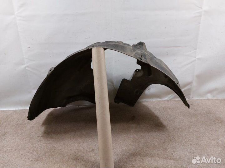 Подкрылок передний правый Volkswagen Touareg 2 NF