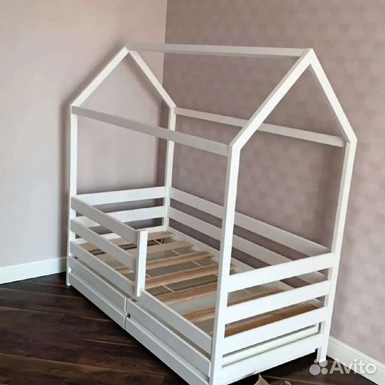 Новая кровать Домик 80*160 массив березы с ящиками
