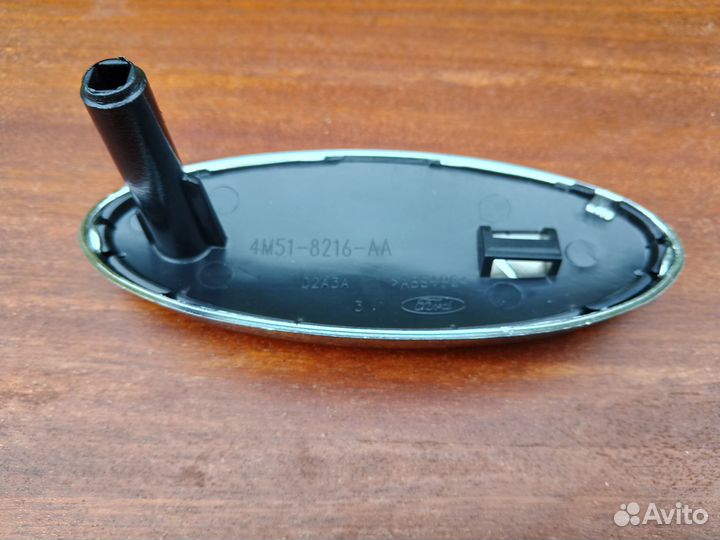 Эмблема передняя Форд Фокус-2