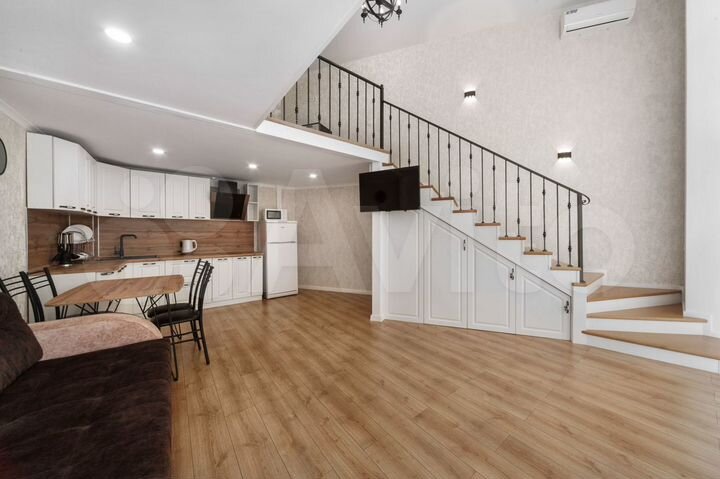 Квартира-студия, 40 м², 1/8 эт.