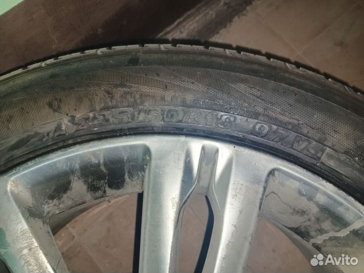 Kumho Solus KH15 235/50 R18