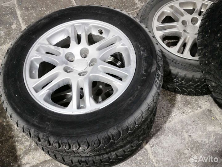 Nokian Tyres Hakkapeliitta 4 215/60 R16