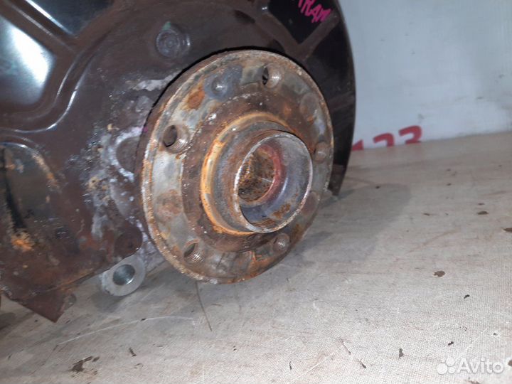 Ступица передняя правая Volkswagen Sharan