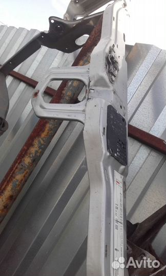 Телевизор Mercedes 202 передняя панель