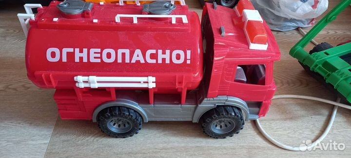 Бензовоз большой