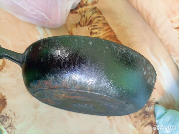 Чугунная сковорода