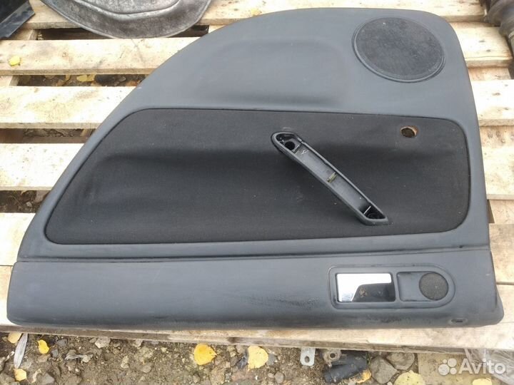Обшивка двери задняя правая Volkswagen Passat B5