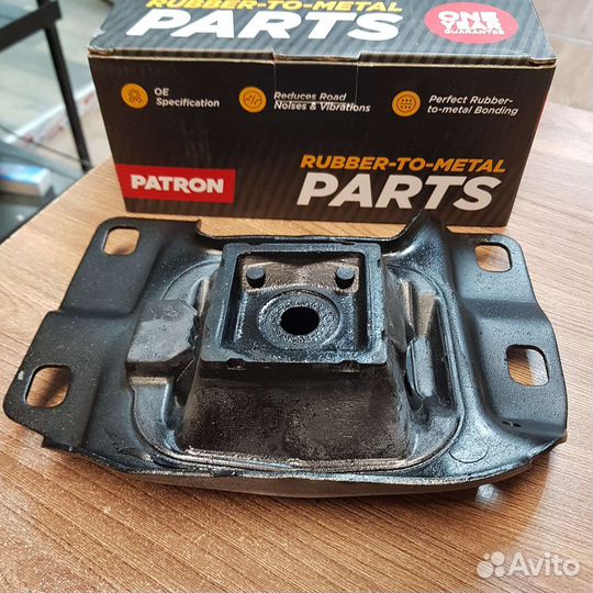 Подушка двигателя левая Ford Focus 2/3