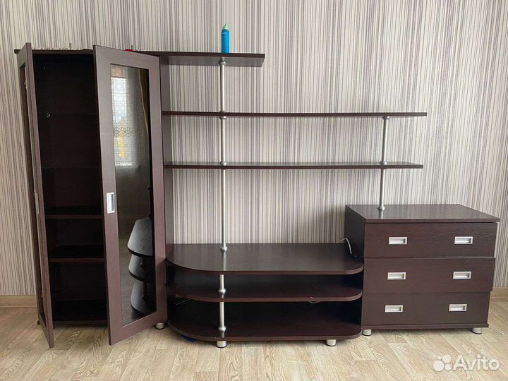 Стенка в гостиную