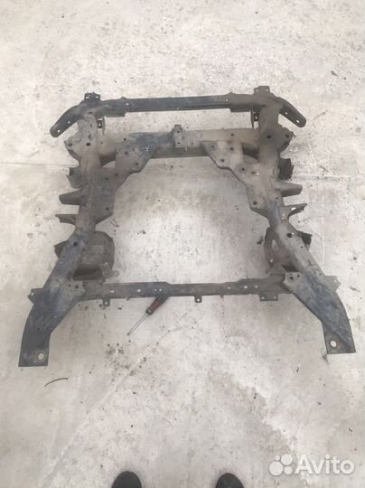 Передний подрамник bmw x5 x6M e70 e71