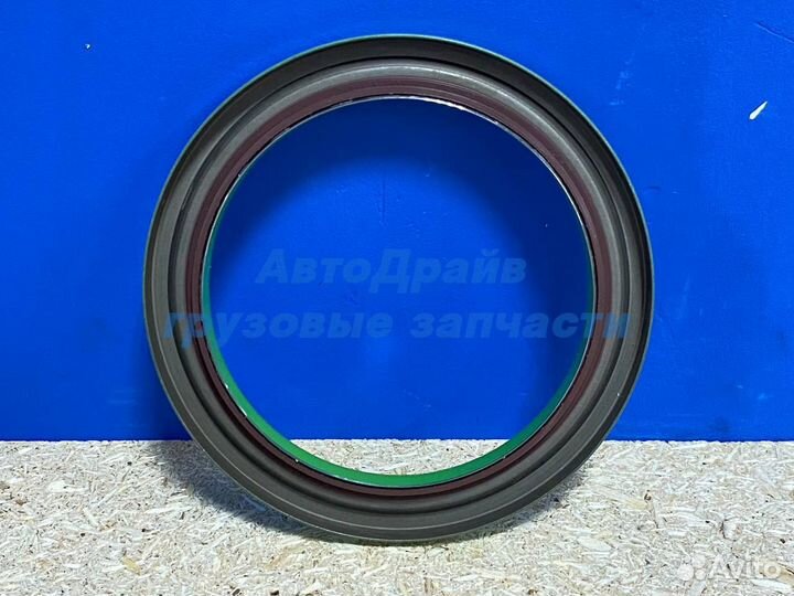 Сальник хвостовика редуктора грузовиков Вольво 110