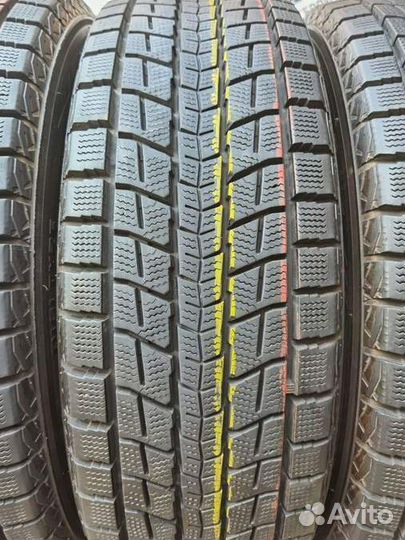 Dunlop Winter Maxx SJ8 215/60 R17 96Q