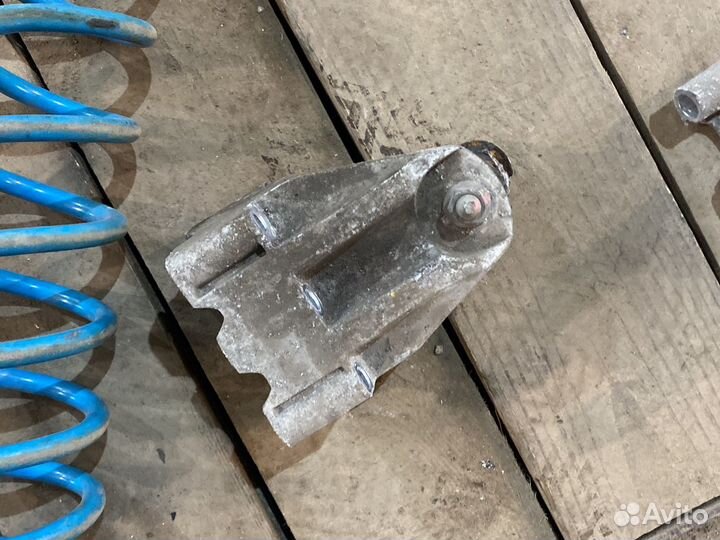 Крепления двигателя 3,8 G6DJ Hyundai Equus 2015г