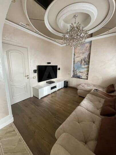 1-к. квартира, 64 м², 14/18 эт.