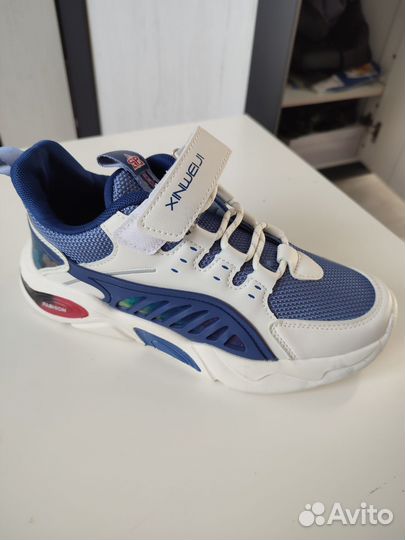 Кроссовки новые 36-37
