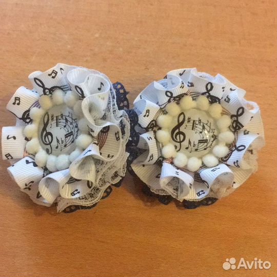 Школьные бантики с нотками