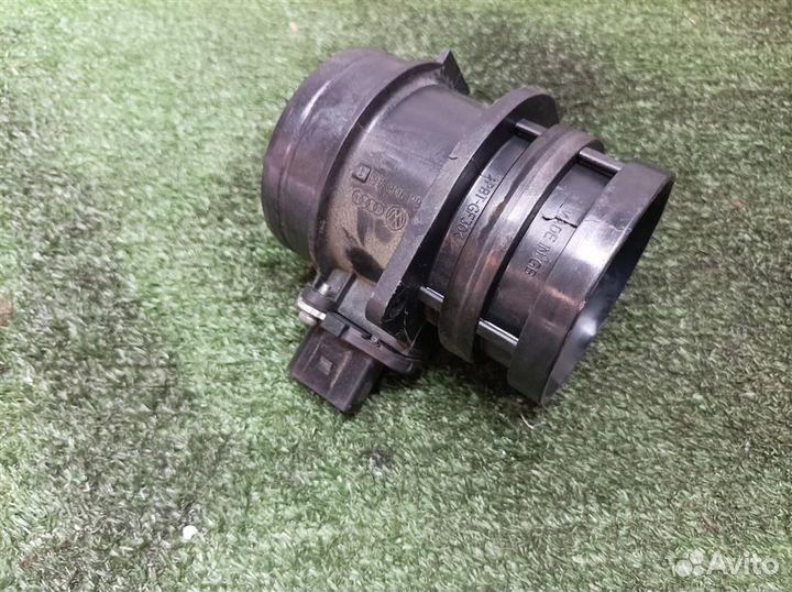 Расходомер воздуха (массметр) VW Tiguan 2007-2011