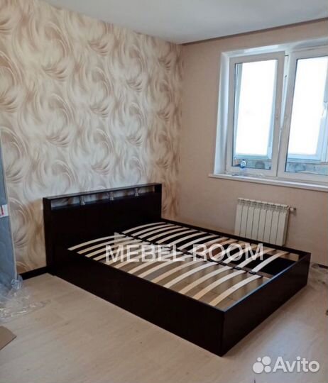 Кровать двуспальная