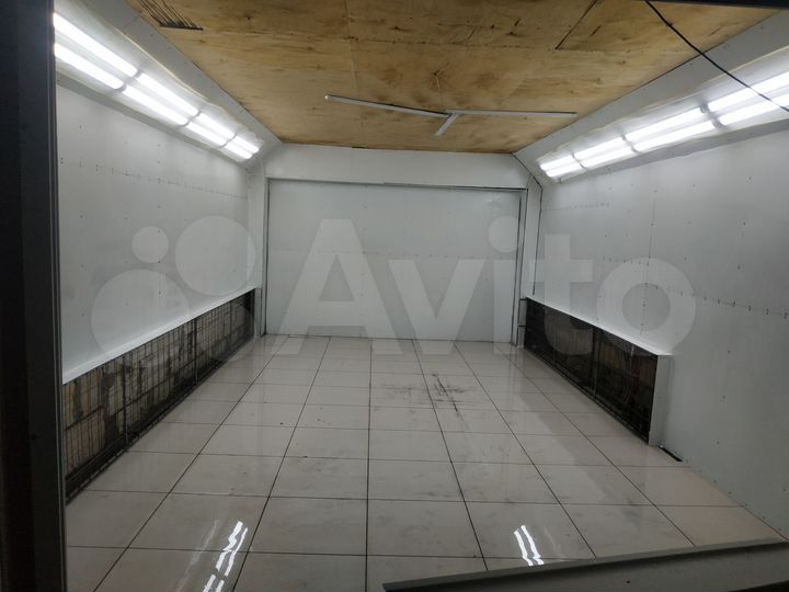 Гараж, > 30 м²