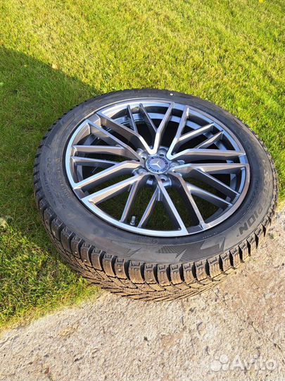 Зимняя резина pirelli на дисках 255 45 r20