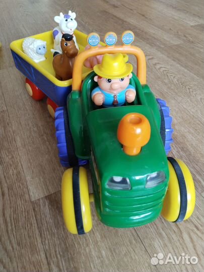 Трактор с прицепом