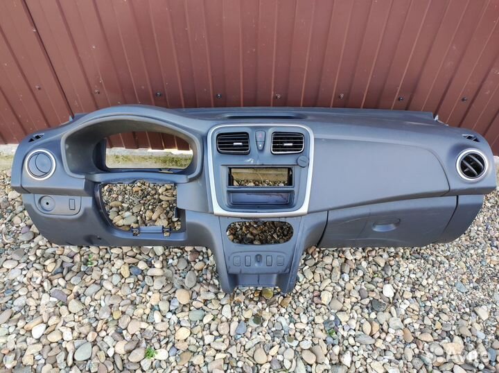 Renault Logan 2 Парприз Торпедо