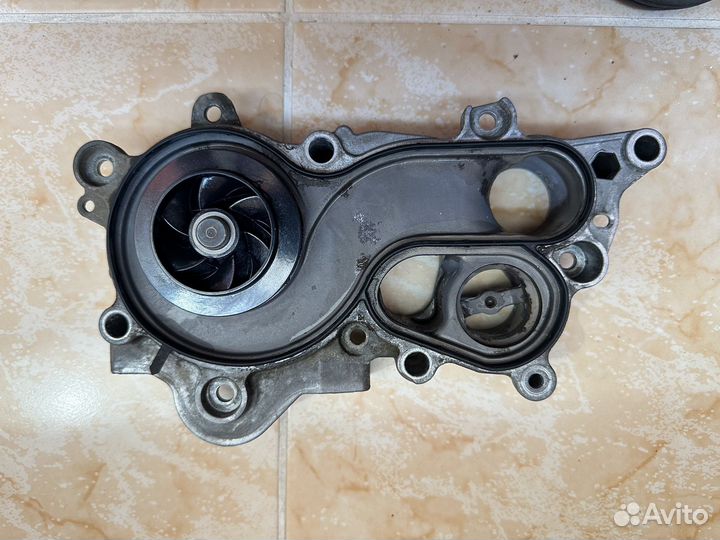 Помпа оригинал VW AG 04E121042