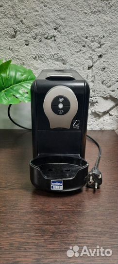 Капсульная кофемашина Lavazza LB 910 Compact