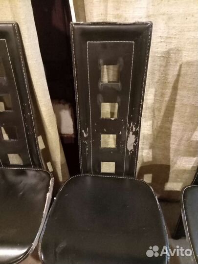 Стол и стулья