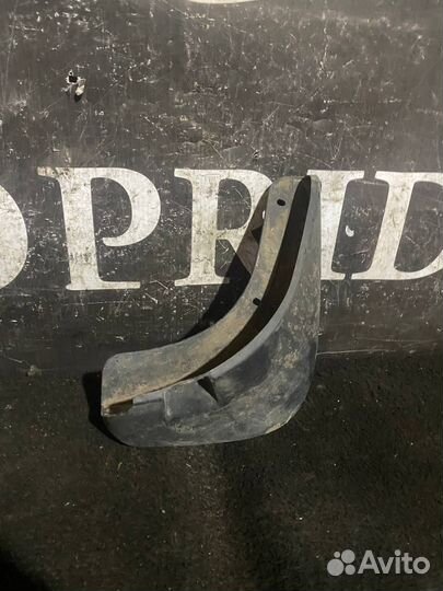 Брызговик задний правый Mazda 3 bk