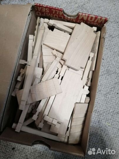 Конструктор пластиковый и деревянный