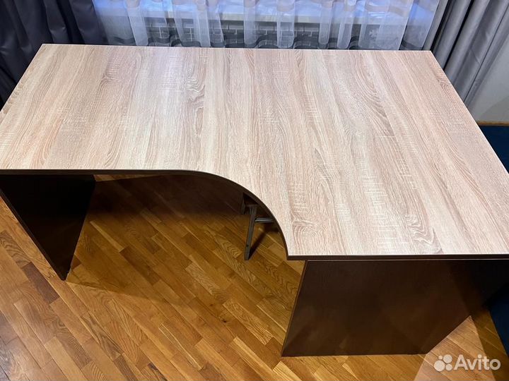 Стол компьютерный