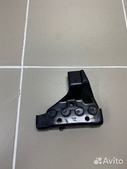 Крепление фары левое Toyota Land Cruiser 200 2008