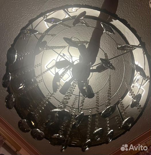 Продам люстру
