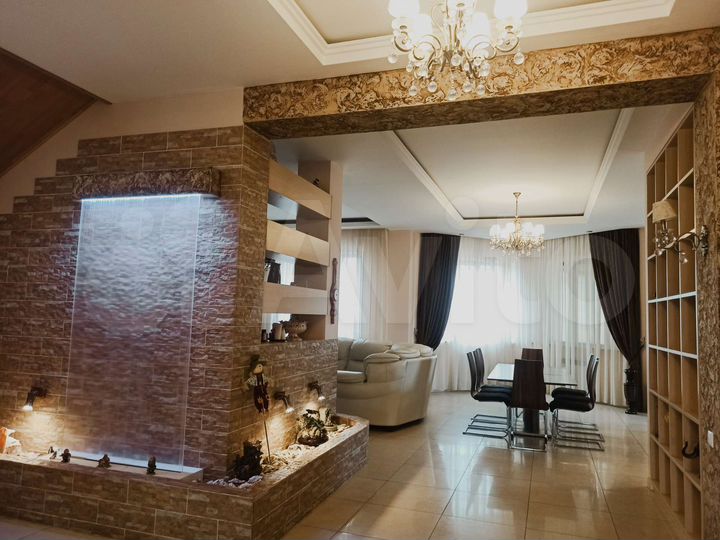 Коттедж 370 м² на участке 30 сот.