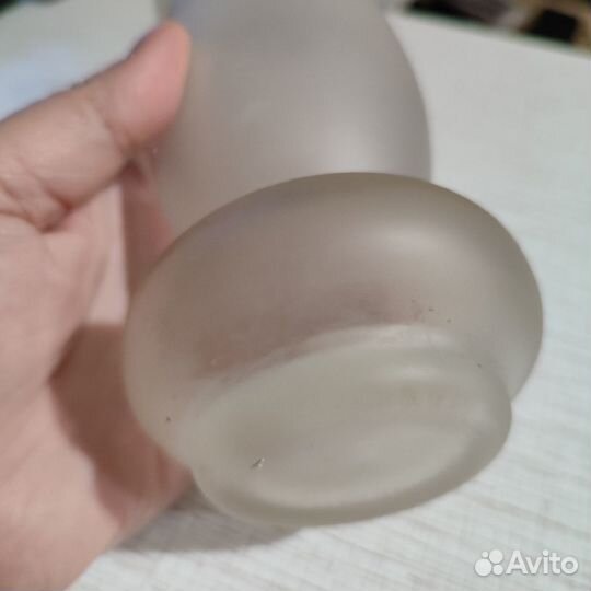 Стаканы, стопки и ваза