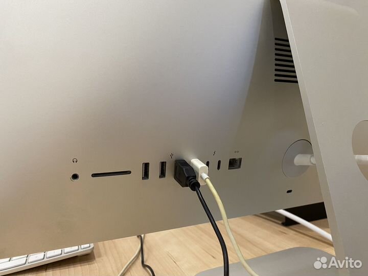 Apple iMac 21,5 2017 4K ssd 500 / 32гб