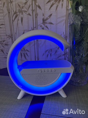 Светильник 3в1 с беспроводной зарядкой и колонкой